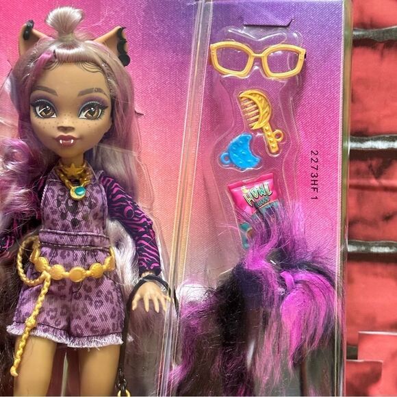 Monster High Clawdeen Wolf doll Crescent - Picture 7 of 7